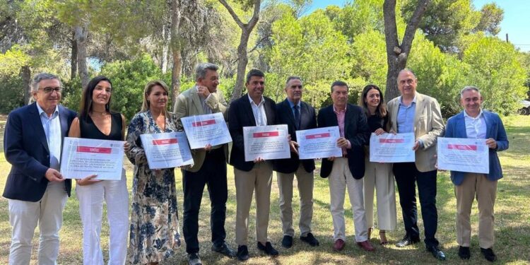 Valencia proyecta un gran parque metropolitano inundable con dos corredores verdes para protegerse de las riadas 1 Valencia proyecta un gran parque metropolitano inundable con dos corredores verdes para protegerse de las riadas