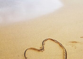 De un amor de verano al altar: 4 de cada 10 parejas que se casan se conocen en verano