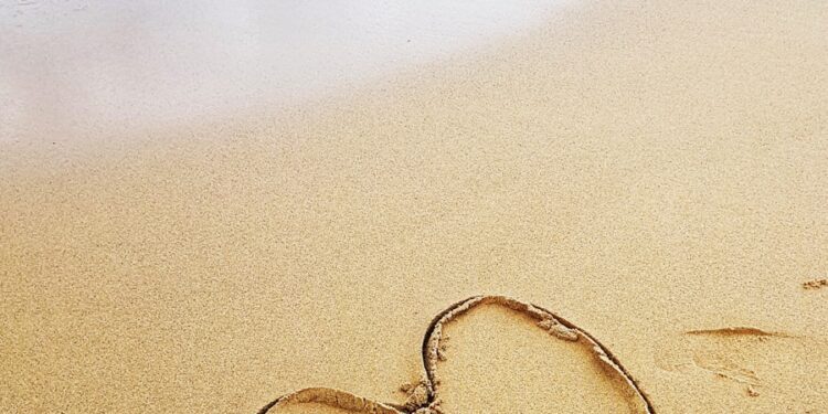 De un amor de verano al altar: 4 de cada 10 parejas que se casan se conocen en verano 1 De un amor de verano al altar: 4 de cada 10 parejas que se casan se conocen en verano