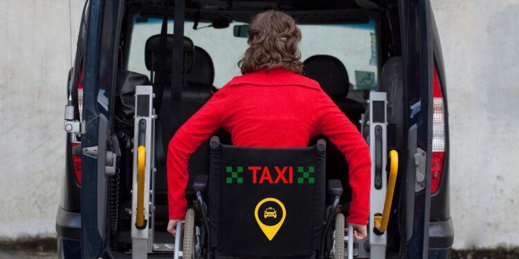 Anna Ortiz, deportista con discapacidad reclama taxis adaptados tras no tener asistencia de ninguno