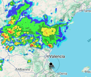 Fuertes tormentas recorren el interior de Castelló y el interior norte de Valencia y producen incendios por rayos