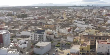 Una fuga de ácido clorhídrico obliga a confinar durante horas a la población de Alcàsser (Valencia)