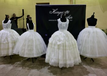 12 empresas se suman a la indumentaria oficial de las Falleras Mayores de Valencia 2026