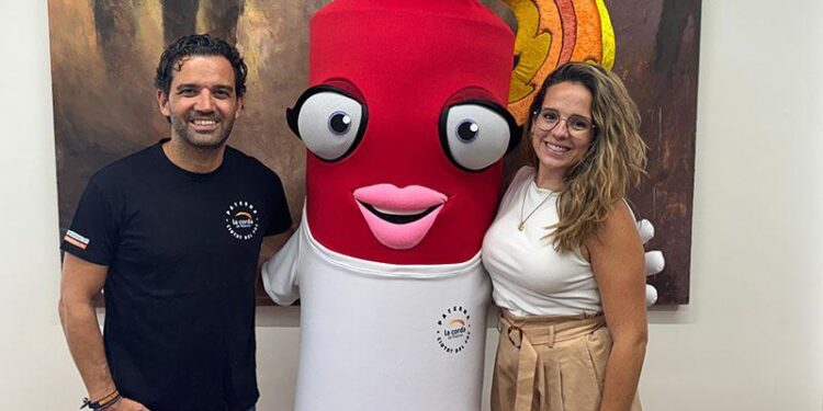 El Ayuntamiento de Paterna presenta a su nueva mascota ‘María Femelleta’