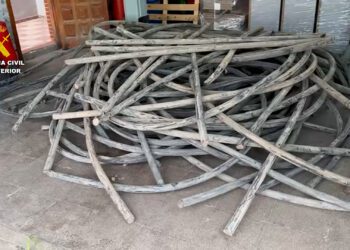 Sorprendidos tras robar 1 tonelada de cobre en una factoría de Almussafes