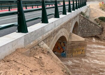 En servicio el puente de acceso a Renfe sobre el barranco del Pozalet en Loriguilla