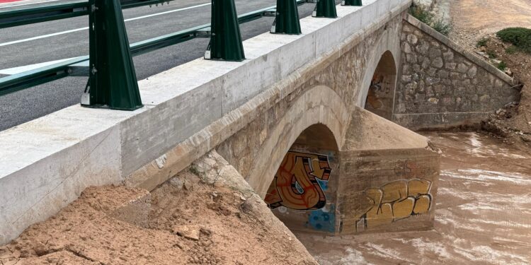 En servicio el puente de acceso a Renfe sobre el barranco del Pozalet en Loriguilla 1 En servicio el puente de acceso a Renfe sobre el barranco del Pozalet en Loriguilla