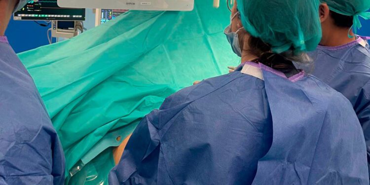 El Hospital General de Valencia realiza cirugías laparoscópicas para eliminar las piedras en la vesícula y en la vía biliar en una sola intervención 1 El Hospital General de València realiza cirugías laparoscópicas para eliminar las piedras en la vesícula y en la vía biliar en una sola intervención