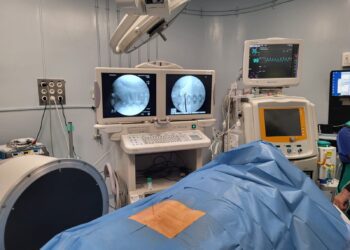 La Unidad del Dolor del departamento Arnau de Vilanova-Llíria incorpora una técnica mínimamente invasiva para tratar hernias discales