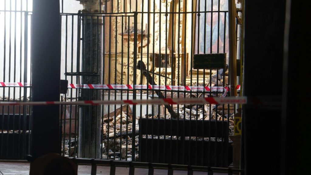 Incendio en la Mezquita-Catedral de Córdoba provoca el colapso de una capilla y daños en otras dos 3 2f88c8f9 6d63 48dc 8929 382c808f350e source aspect ratio default 0