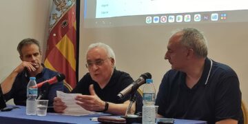 4.000 llibres de més de 100 autors distints en castellà i en valencià, una joya a l'abast de tots en el Grup d'Acció Valencianista