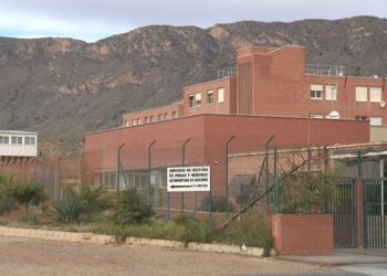 Dos funcionarios heridos en la prisión de Fontcalent al intentar frenar una pelea entre internos