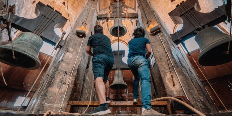Los campaneros de la Catedral de Valencia realizarán "el repret" siguiendo una tradición medieval 1 Los campaneros de la Catedral de Valencia realizarán "el repret" siguiendo una tradición medieval