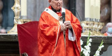 El arzobispo emérito de Valencia y cardenal Antonio Cañizares hospitalizado