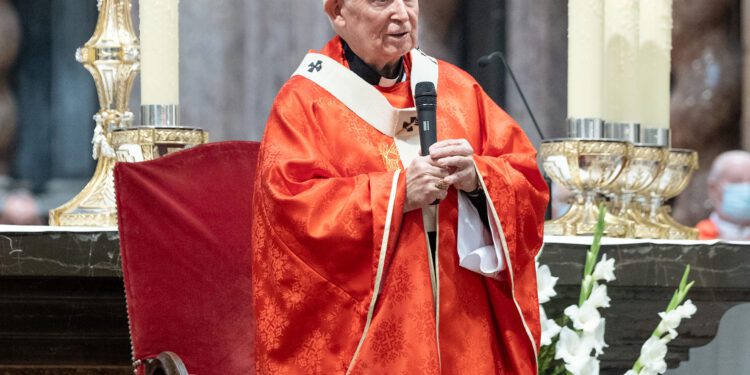 El arzobispo emérito de Valencia y cardenal Antonio Cañizares hospitalizado