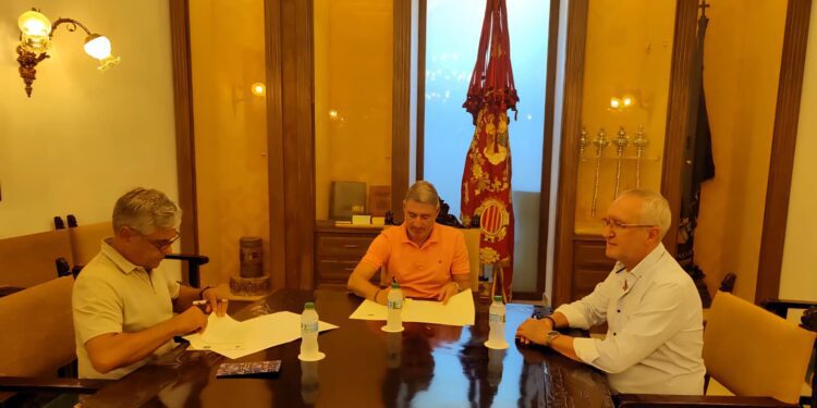 Orihuela da un paso más como Ciudad Universitaria con la firma de un convenio con la UNED