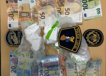 Detenido un hombre de 26 años en Nazaret con 220 gramos de cocaína, efectivo y una navaja de 13cms