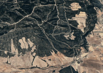 Incendio Forestal en Jarafuel originado por la caída de un rayo