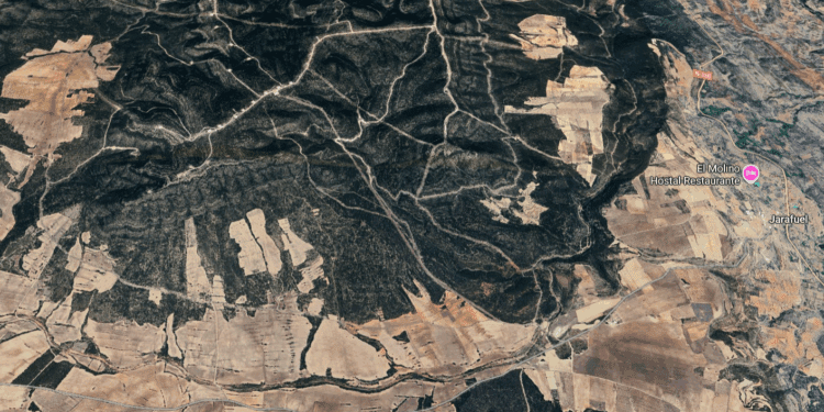 Incendio Forestal en Jarafuel originado por la caída de un rayo