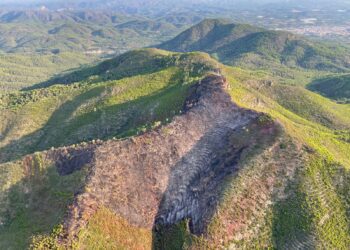 Los bomberos acaban con varios incendios forestales en el día de hoy en la Comunitat Valenciana