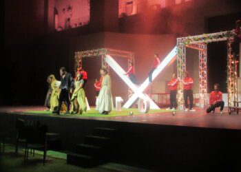 Lleven la Fallera follonera y su Agua de Valencia a Sagunto