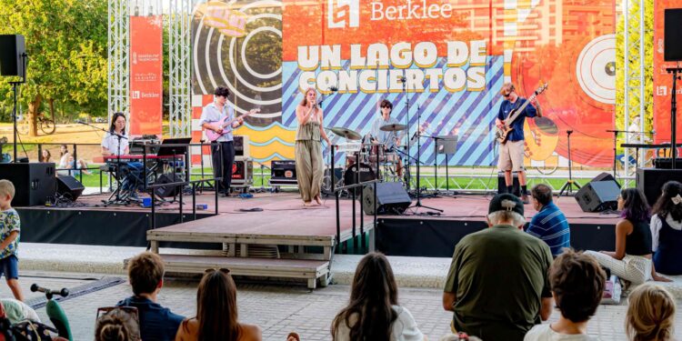 La nueva temporada de 'Un Lago de Conciertos' arranca en la Ciutat de les Arts i les Ciències 1 La nueva temporada de 'Un Lago de Conciertos' arranca en la Ciutat de les Arts i les Ciències