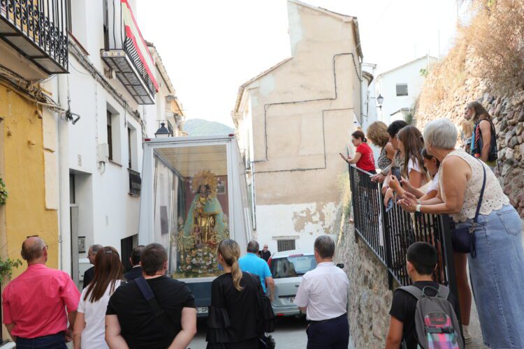 La imagen peregrina de la Mare de Déu visita Montanejos