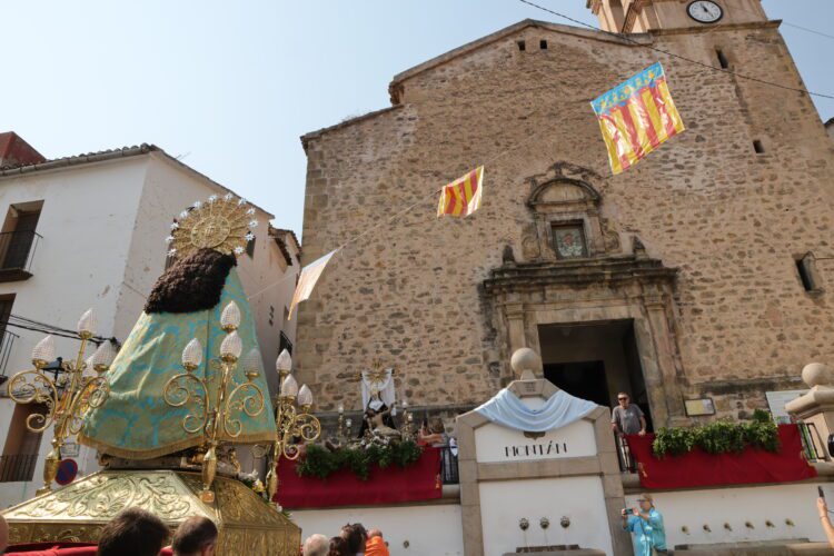 La imagen peregrina de la Mare de Déu visita Montanejos