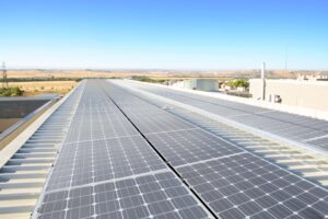 El Grupo Sanitario Ribera comparte sus avances en sostenibilidad en su nueva memoria 2024 2 Nuevos paneles solares del Hospital de Torrejon en 2024
