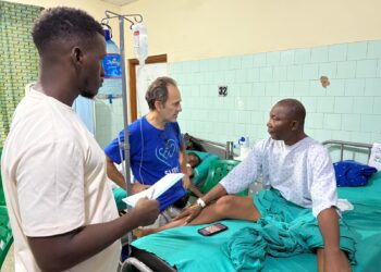 El equipo de urología de Vithas opera a decenas de pacientes sin recursos en una misión humanitaria de Surg for All en África 1 El equipo de urología de Vithas opera a decenas de pacientes sin recursos en una misión humanitaria de Surg for All en África