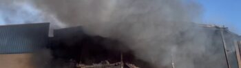 35 bomberos de Diputació de Castelló siguen trabajando en el incendio industrial de Vinaròs