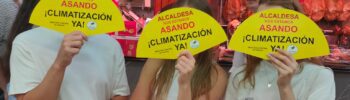 El Mercado Central de Valencia se llena de abanicos por el calor que exigen soluciones a Catalá
