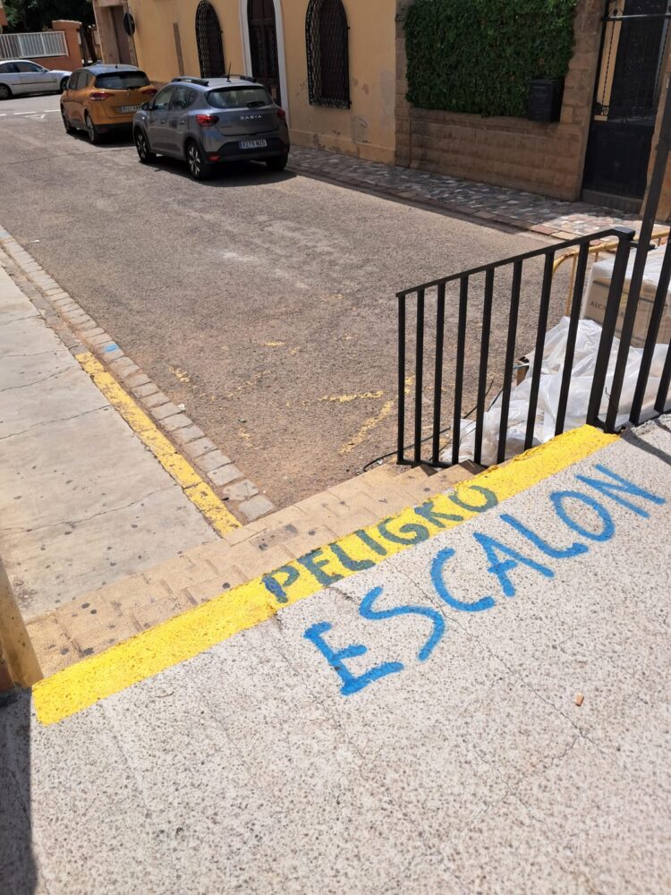 La estación de MetroValencia de Picanya, un peligro para los usuarios y para nada accesible