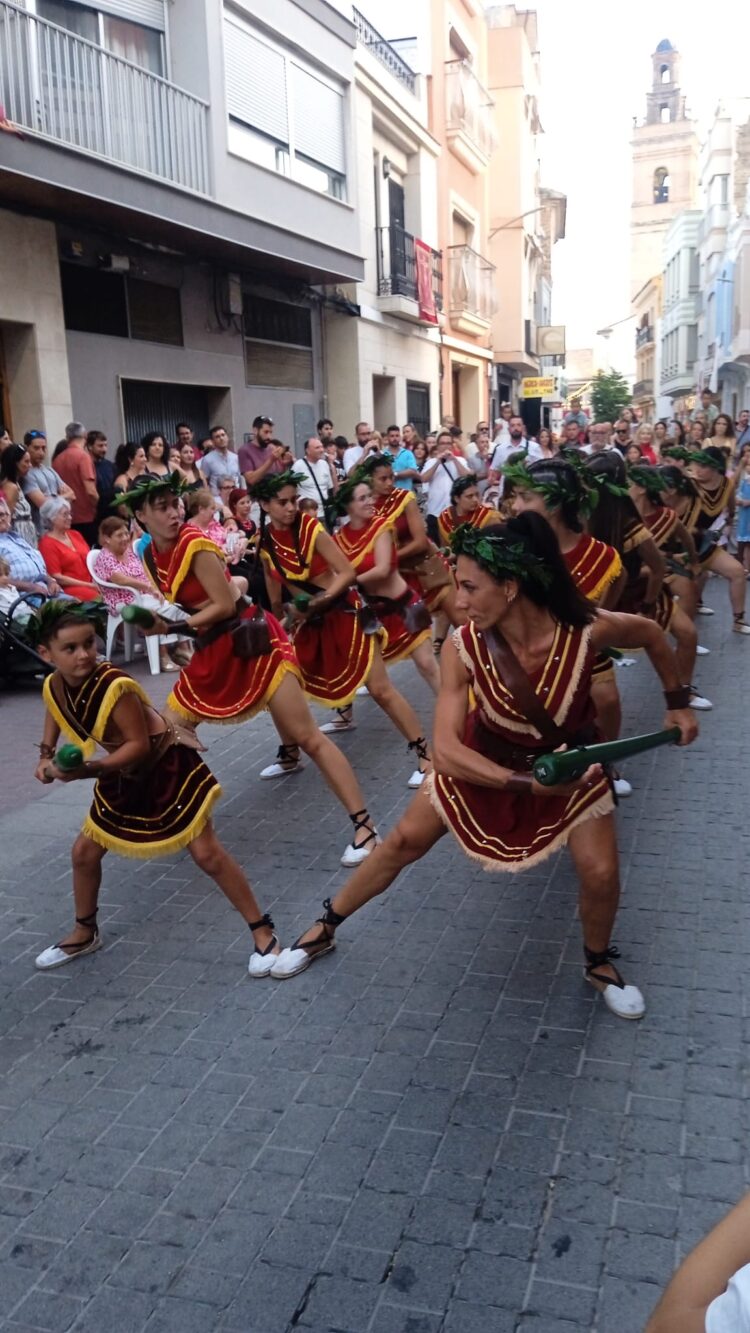 Silla celebra su día grande con la gran procesión del Santísimo Cristo y les danses y «cant de la carchofa»