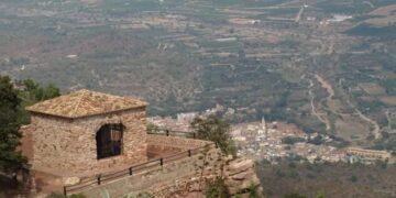 La ermita de la Cruz del Garbí puede que sea propiedad compartida históricamente por Albalat dels Tarongers, Estivella y Segart