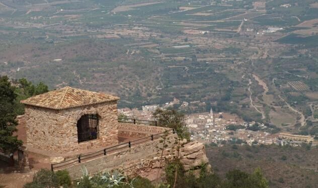 La ermita de la Cruz del Garbí puede que sea propiedad compartida históricamente por Albalat dels Tarongers, Estivella y Segart 1 La ermita de la Cruz del Garbí puede que sea propiedad compartida históricamente por Albalat dels Tarongers, Estivella y Segart