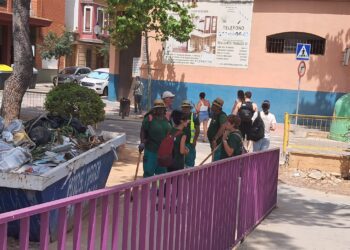 Picanya: trabajan al sol, a más de 30ºC y sin agua los 80 trabajadores contratados con fondos del ministerio para al recuperación