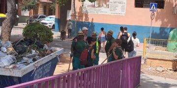 Picanya: trabajan al sol, a más de 30ºC y sin agua los 80 trabajadores contratados con fondos del ministerio para al recuperación