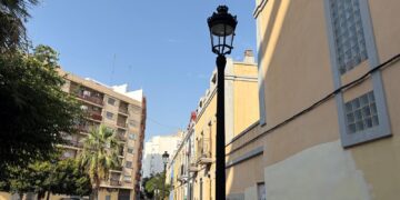 Finaliza la renovación del alumbrado en el Barrio de la Aguja de Valencia