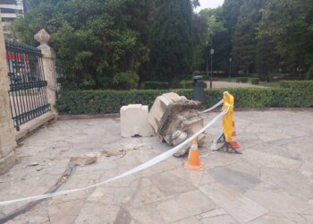 La Puerta de Viveros (BRL) un mes por los suelos destrozada: así trata el patrimonio María José Catalá 6 La Puerta de Viveros (BRL) un mes por los suelos destrozada: Así trata el patrimonio María José Catalá