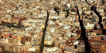 El éxodo silencioso: obligados a dejar Valencia por los altos precios de la vivienda