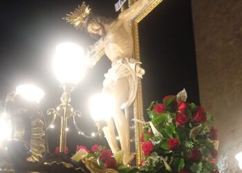 Silla celebra su día grande con la gran procesión del Santísimo Cristo y les danses y "cant de la carchofa"