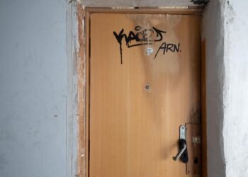 Desahucio exprés en Cullera: una familia desalojada en solo tres días tras okupar la casa de una anciana en estado vegetativo