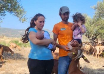 Zarra celebra el nacimiento de dos bebés en la misma semana: “una doble bendición” para el futuro del pueblo