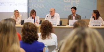El Hospital La Fe recibe el certificado de excelencia por su compromiso en la eliminación de la Hepatitis C