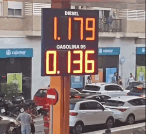 Un fallo informático en una gasolinera de Alfafar obliga a intervenir hasta la Policía 2 gasolinera alfafar 2