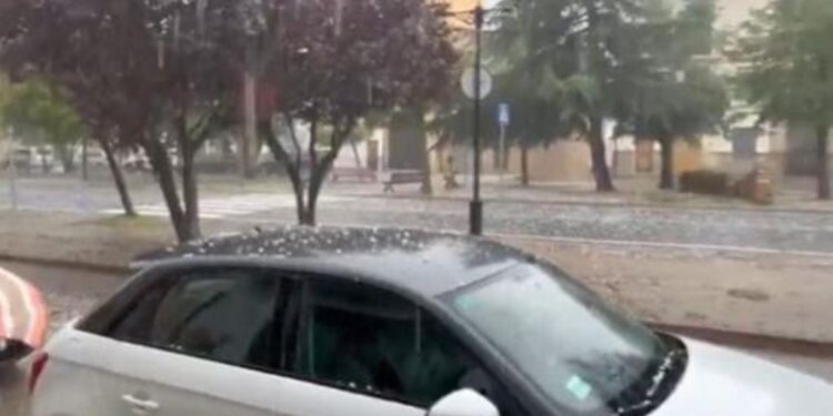 Tormentas intensas descargan en Castellón: granizadas en el interior norte y más de 35 litros por metro cuadrado en Vilafranca