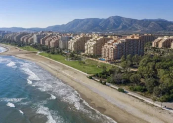 Fallece un bañista de 88 años ahogado en la playa de les Amplaries de Oropesa