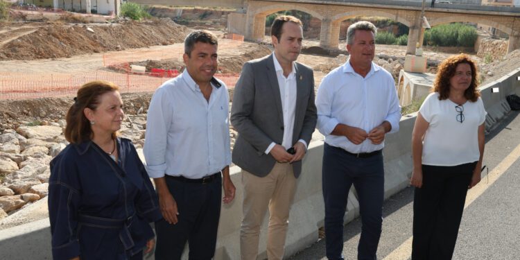 Se abre la CV-50, penúltima de las 18 carreteras autonómicas restituidas tras las riadas