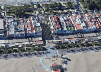 Un incendio destruye parte de un restaurante de la playa